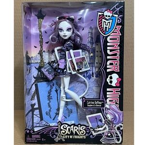 Catrine DeMew Monster High Scaris City of Frights Doll 2012 NEW!